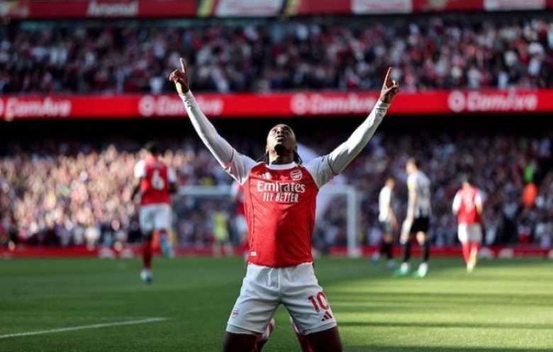 أرسنال يسترد صدارة الدوري الإنكليزي مؤقتا بانتصار صعب على نيوكاسل