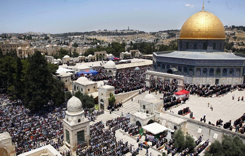 المستوطنون الإسرائيليون يقتحمون المسجد الأقصى في ثالث أيام عيد الفصح