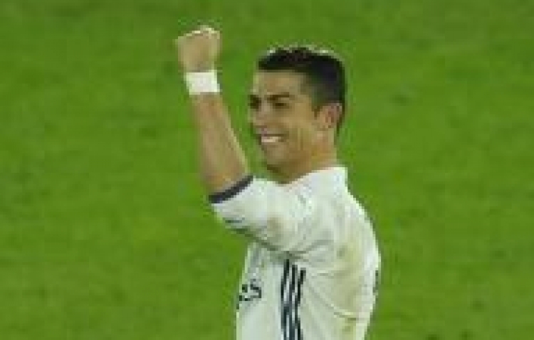 وكيل: رونالدو يرفض الانتقال للدوري الصيني مقابل 300 مليون يورو