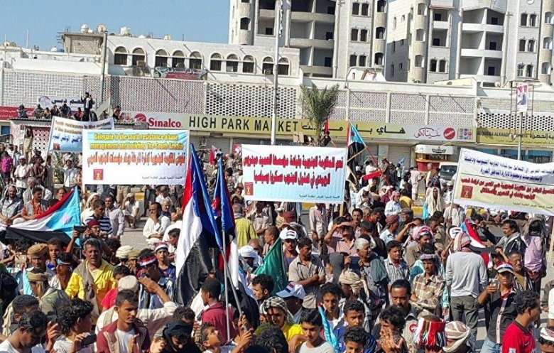 قيادي بالحراك الجنوبي: لن نقف في طريق المحافظ الجديد لعدن
