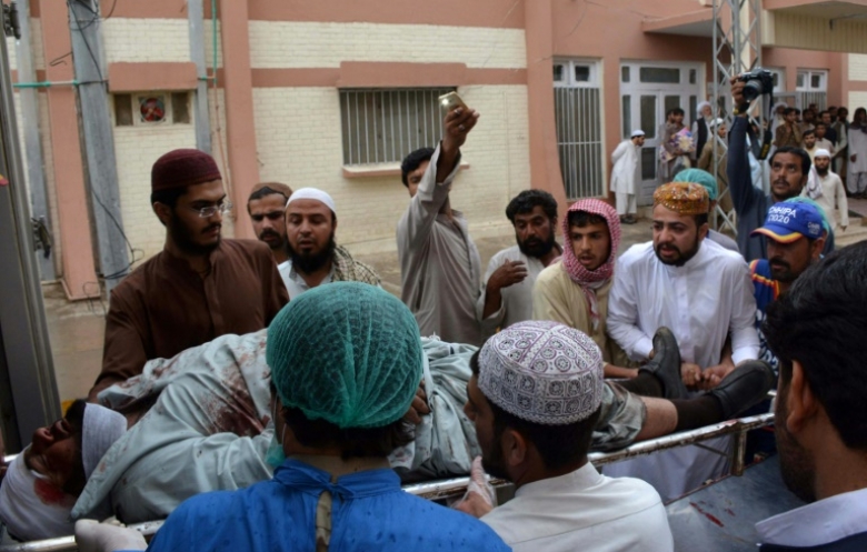 17 قتيلا على الاقل وعشرات الجرحى في تفجير في بلوشستان جنوب غرب باكستان