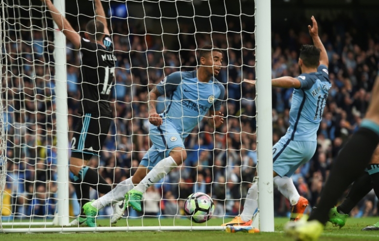 مانشستر سيتي وارسنال يشعلان فتيل الصراع على البطاقتين الاخيرتين لدوري الابطال