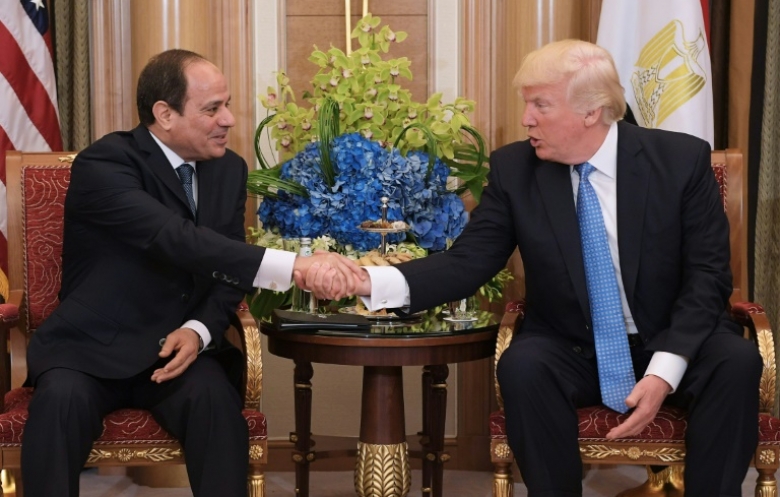 دونالد ترامب يعلن خلال لقاء مع السيسي نيته زيارة مصر