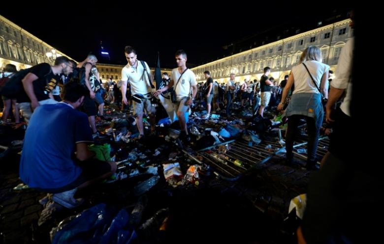 اكثر من 1500 جريح في تدافع لمتابعي مباراة دوري أبطال أوروبا في إيطاليا