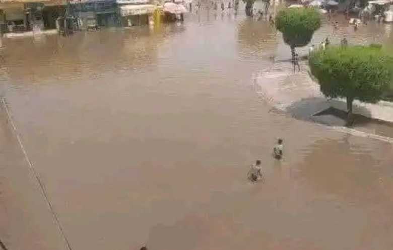 وفاة 45 يمنياً وتضرُّر مئات المساكن نتيجة السيول