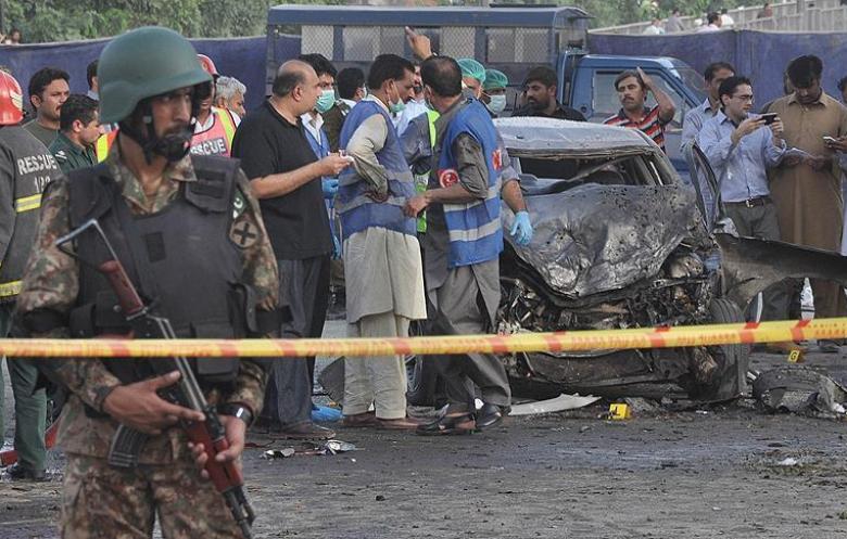 مقتل 25 شخصا في هجوم انتحاري في لاهور الباكستانية