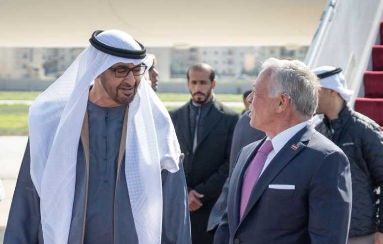 ملك الأردن يصل إلى الإمارات وبن زايد على رأس مستقبليه