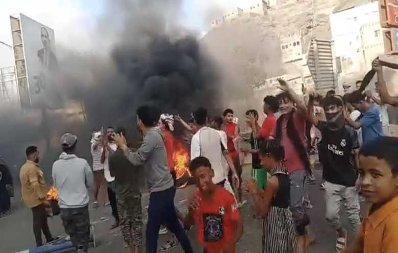 أزمة الكهرباء تتفاقم في عدن بسبب نفاد وقود محطات التوليد