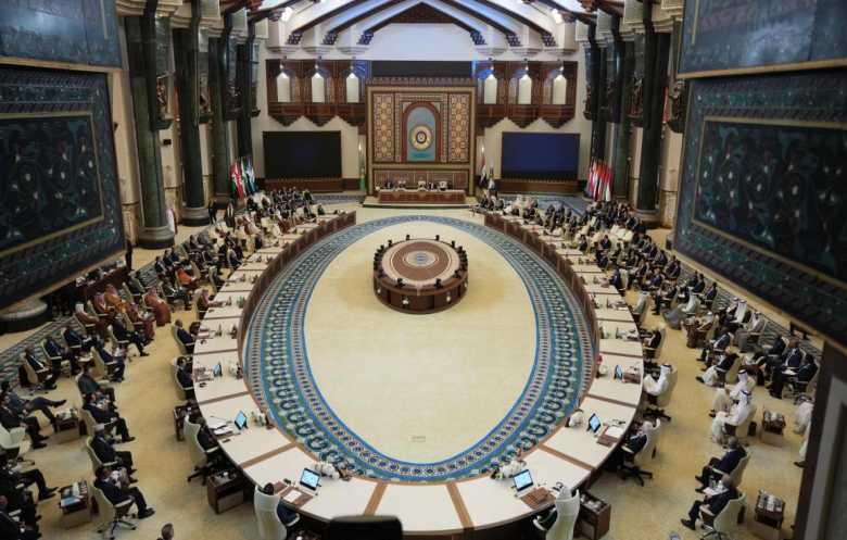 القمة فرصة لتجاوز العرب "أنصاف الحلول"