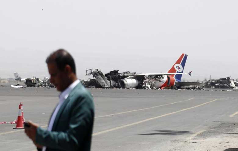 استهداف المطار والموانئ في اليمن: مأزق الحوثيين ومعاناة المدنيين
