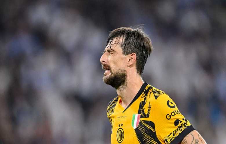 بعد هزيمة نهائي أبطال أوروبا.. أتشيربي يرفض دعوة منتخب إيطاليا