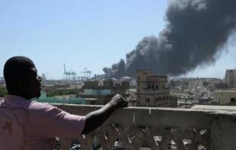 طرفا الحرب في السودان يتبادلان الاتهامات بارتكاب مجازر