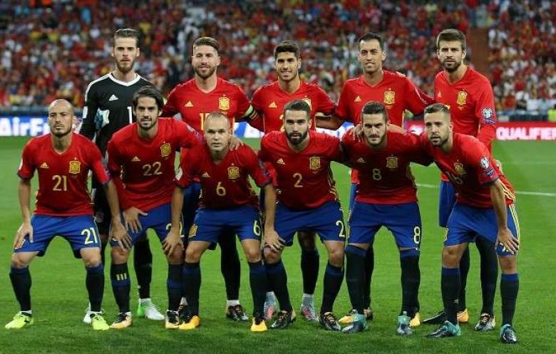 منتخب إسبانيا يخسر جهود ثلاثي بارز