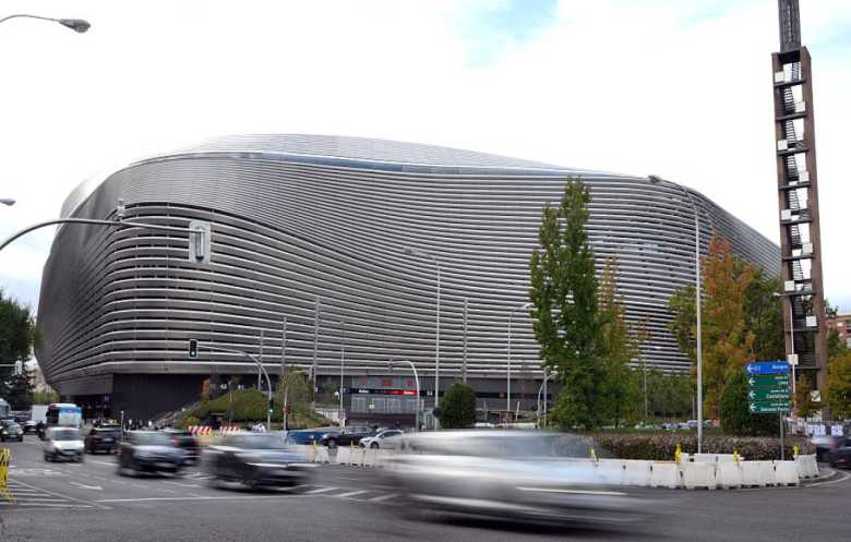 ريال مدريد يغيّر اسم ملعبه.. خطوة تجارية تثير غضب الجماهير