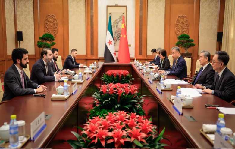 الشيباني في بكين.. محادثات حول مساهمة الصين في إعادة إعمار سورية