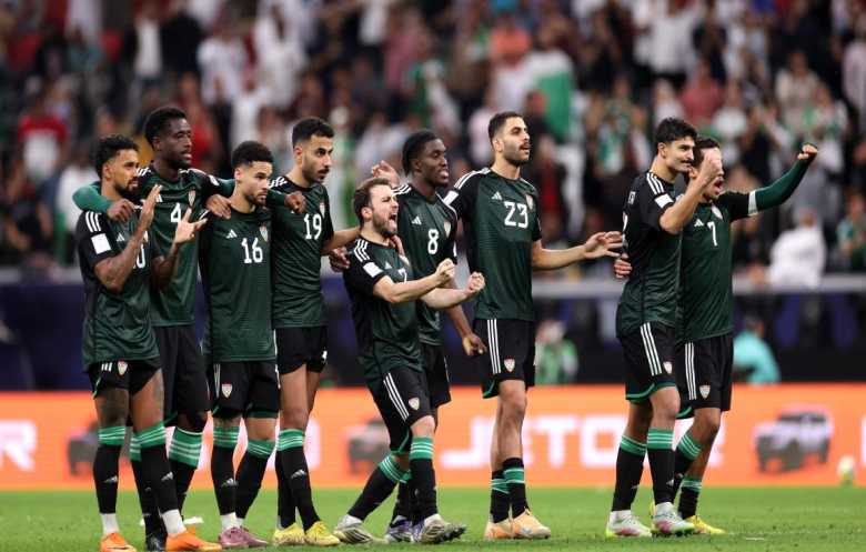 الإمارات تقصي الجزائر حاملة اللقب من كأس العرب لتواجه المغرب