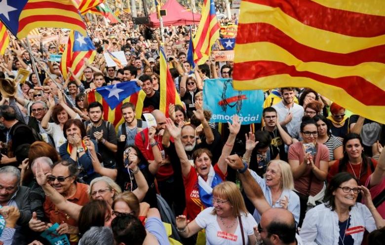 مدريد تقيل بوتشيمون وتحل برلمان كاتالونيا ورفض دولي لإعلان الاستقلال