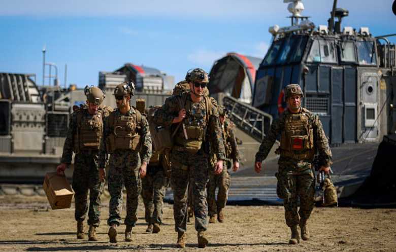 احتجاجات إيران: اتصالات دبلوماسية وسط استعدادات للحرب