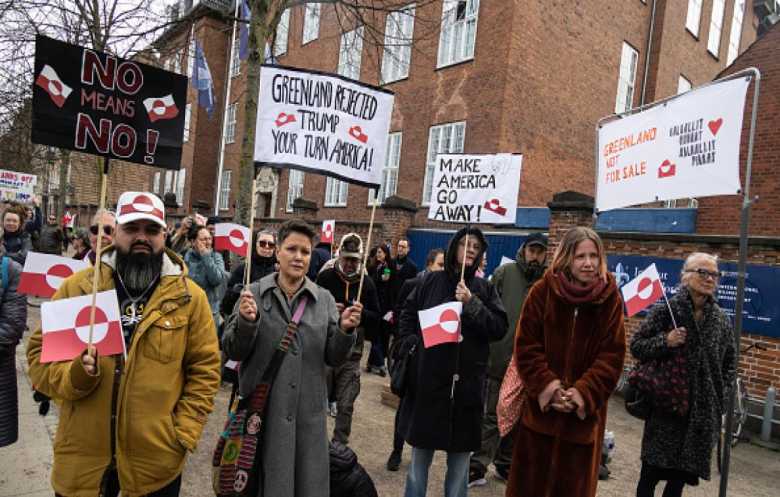 أوروبا تعزز وجودها العسكري في غرينلاند وسط إصرار أميركي على الضم