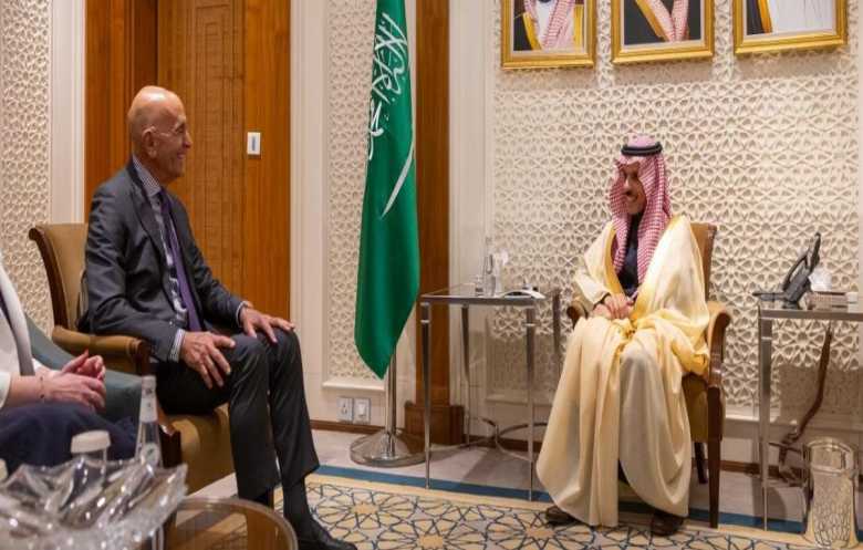 فيصل بن فرحان وتوم برَّاك يبحثان مستجدات أوضاع سوريا