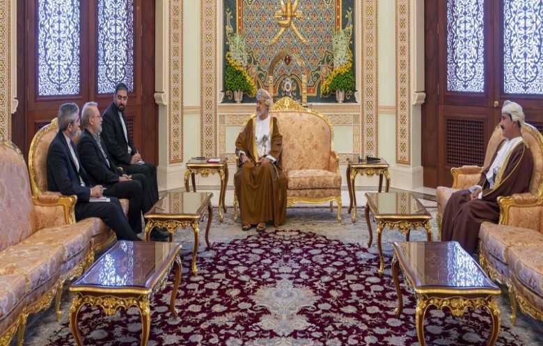 سلطان عُمان يبحث مع لاريجاني مفاوضات طهران وواشنطن