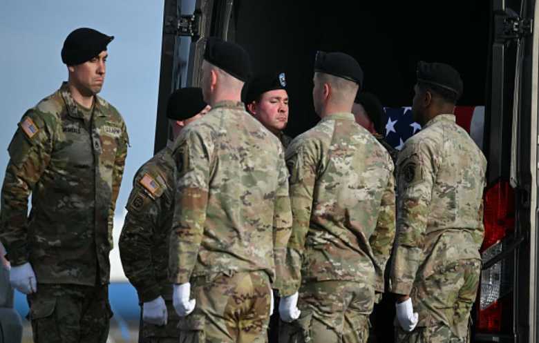 القوات الأميركية تنسحب من قاعدة التنف في سوريا إلى الأردن