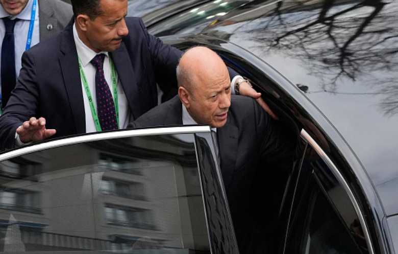 العليمي يدعو من ميونخ إلى اصطفاف دولي ضدّ الحوثيين