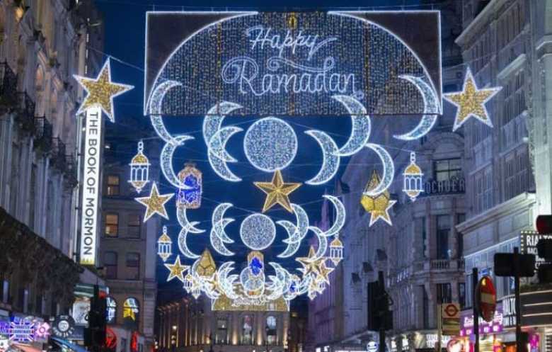 للعام الرابع.. أضواء رمضان تزين شارع كوفنتري وسط لندن (صور)