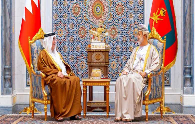 سلطان عُمان يبحث مع ولي عهد البحرين العلاقات الثنائية