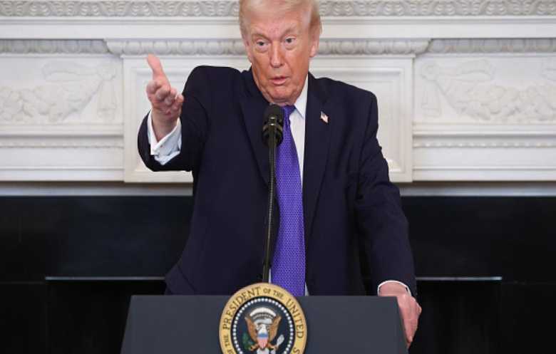 ترامب: أدرس توجيه ضربة محدودة لإيران