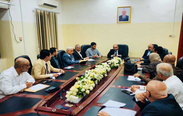 الحكومة اليمنية تدفع بعجلة الخدمات وخطط الاستقرار في عدن  