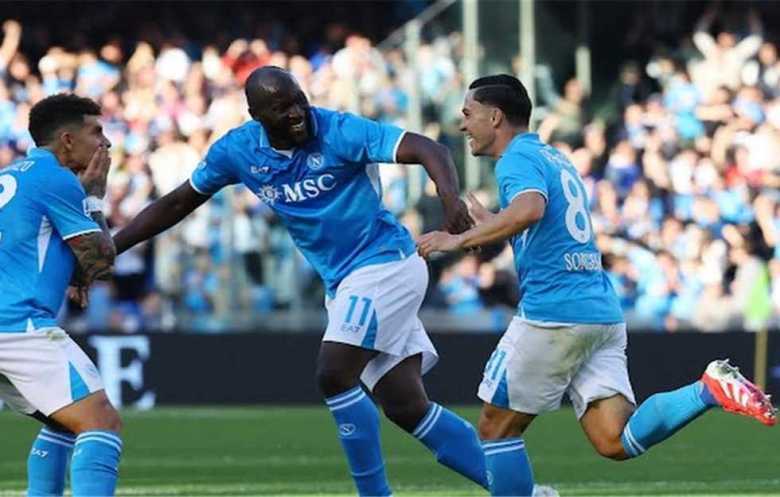 الدوري الإيطالي: نابولي يضيق الخناق على ميلان من شباك تورينو