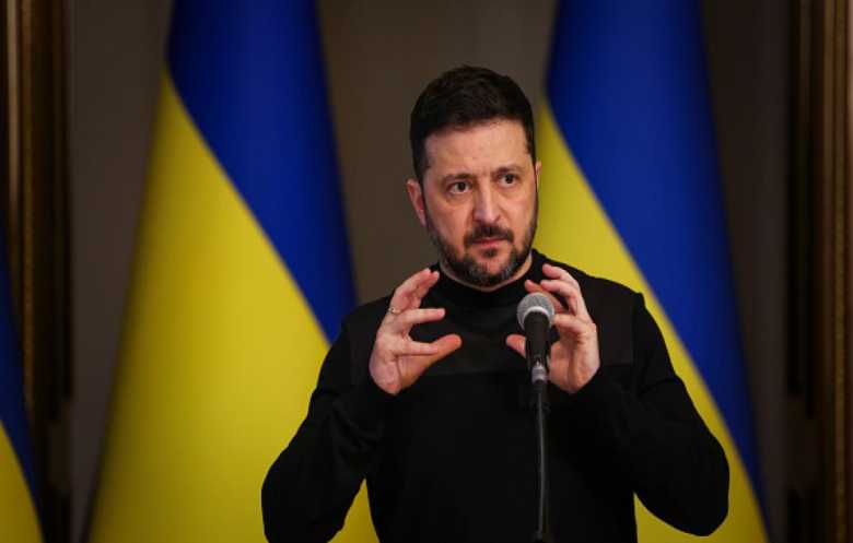 مباحثات روسية أميركية.. ولقاء مرتقب بين ماكرون وزيلينسكي