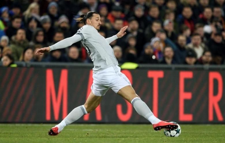 ابراهيموفيتش اول لاعب يدافع عن سبعة اندية قاريا