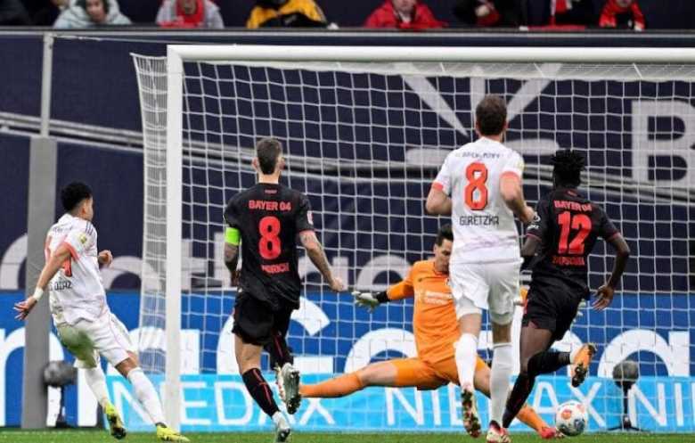 بايرن ميونيخ بـ 9 لاعبين يقلب تأخره إلى تعادل 1-1 مع ليفركوزن