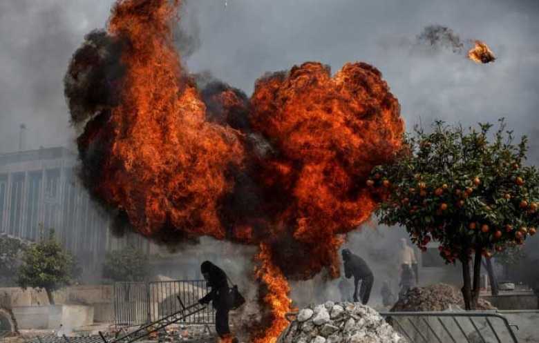 كأنه صدام حضارات