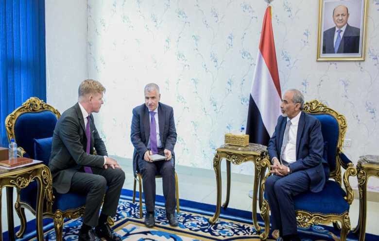غروندبرغ يختتم زيارة لعدن بحث خلالها تعزيز المسارين السياسي والاقتصادي