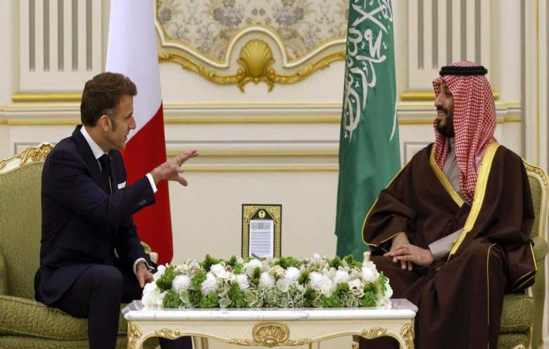 ولي العهد السعودي وماكرون يبحثان أمن الملاحة بعد التهدئة