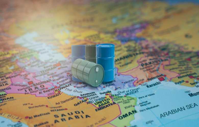 النفط ينخفض أكثر من 10% بعد الإعلان عن فتح مضيف هرمز بالكامل