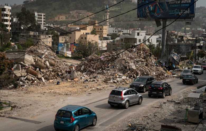 إسرائيل تمعن بخرق الهدنة وتدمير وإحراق القرى اللبنانية المحتلّة