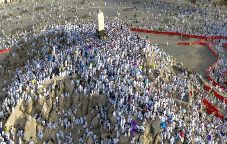  أكثر من 1.7 مليون أدوا مناسك الحج هذا العام