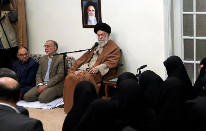 في أول تعليق.. خامنئي يتهم أعداء إيران بتأجيج الاحتجاجات
