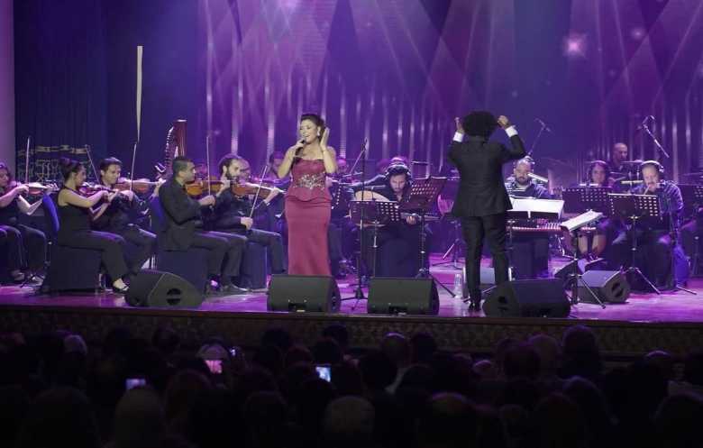 أنوشكا: الغناء وسط القاهرة أعادني إلى «حلاوة البدايات»