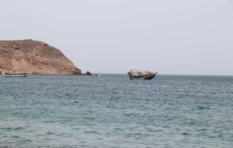 التوتر في باب المندب: ناقلات تتخفّى للعبور وأخرى تلتفّ حول أفريقيا