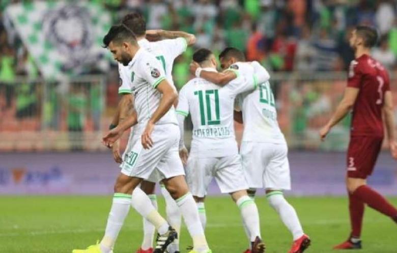 الأهلي يشدد الخناق على الهلال