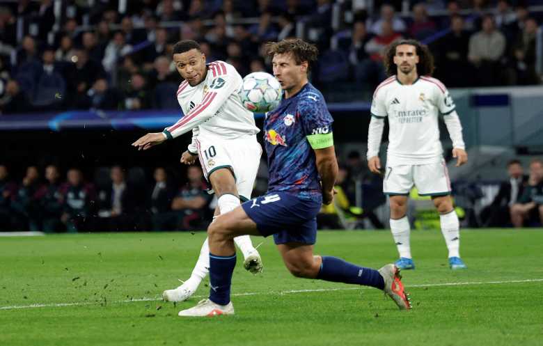 «أبطال أوروبا»: ريال مدريد يواصل انطلاقته المثالية برباعية لايبزيغ