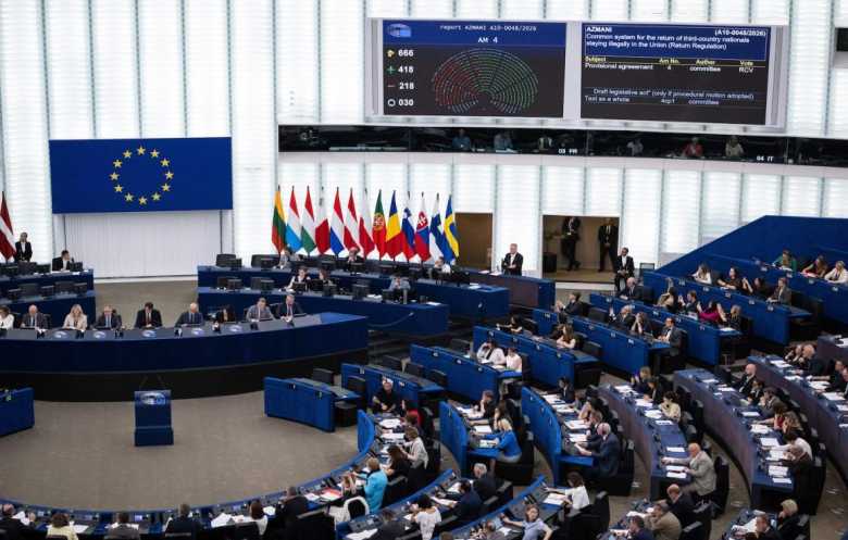 البرلمان الأوروبي يدعو إلى تصنيف الحوثيين منظمة إرهابية