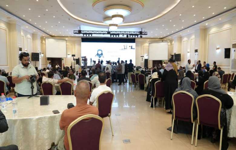 الحكومة تطالب بتوسيع تصنيف الحوثيين منظمة إرهابية وفك حصار تعز