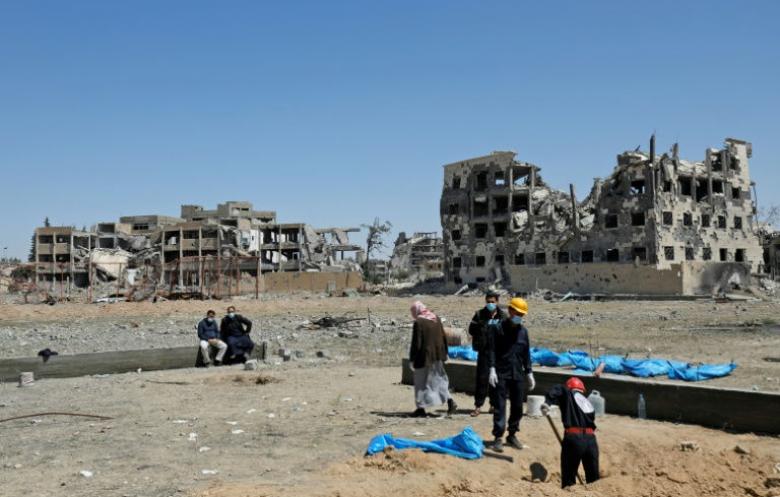 مقابر جماعية في الرقة وبصمات الإتهام للتحالف الأمريكي