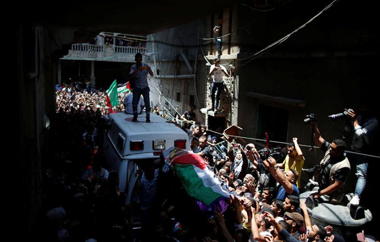 فلسطين تودع رزان النجار في جنازة مهيبة